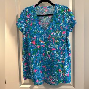 NWT Medium Lilly Pulitzer Etta V neck tshirt